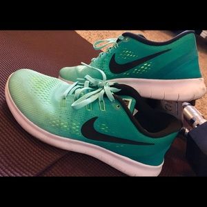 NIKE FREE RN. SIZE 7.5 🏃🏻‍♀️